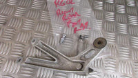 Yamaha YZF R6 5EB 99/02 15552m Platine et repose pied droite AR,arriere, passage