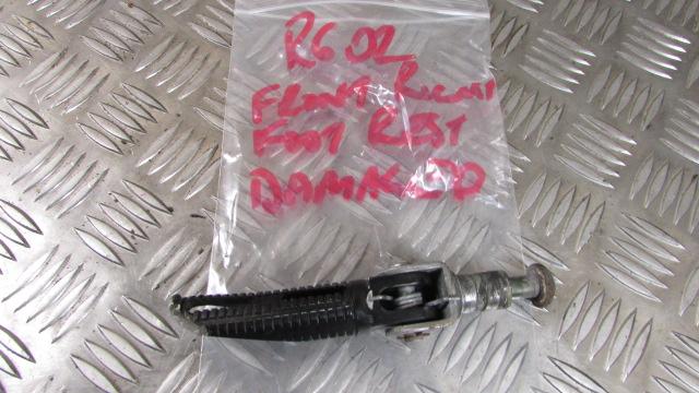 Yamaha YZF R6 5EB 99/02 15552m repose pied AV droit,, foot rest front right , ,