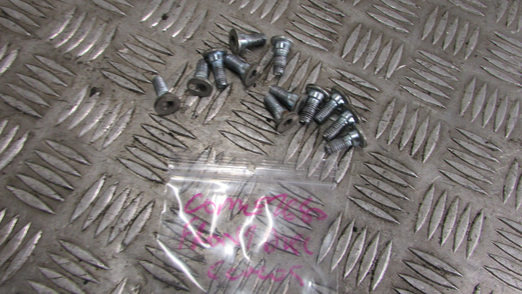 Hyosung Comet GT 650 BJ04/08 vis pour disque de frein avant , front disc studs s