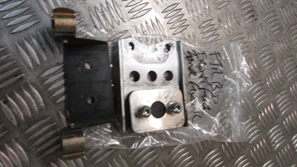 Yamaha FJR 1300 ABS 2008, 2006>2012 fixation de le reservoir d essense avant av,