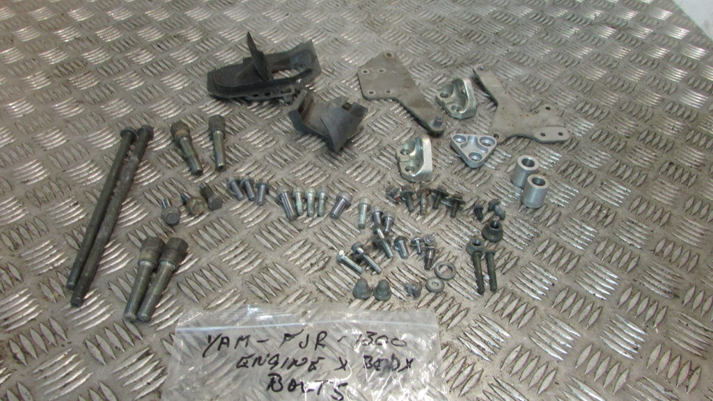 Yamaha FJR 1300 2008 ABS, Vis Suport moteur,,engine mounts bolts nuts screws fix