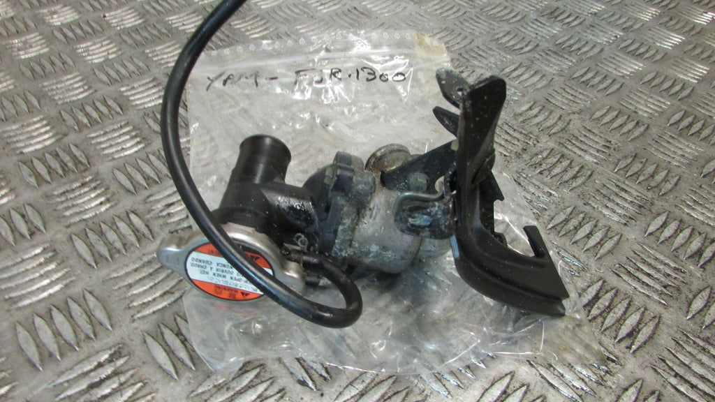 Yamaha FJR 1300 2008 ABS, boîtier de thermostat, radiateur bouchon ,,Thermostat