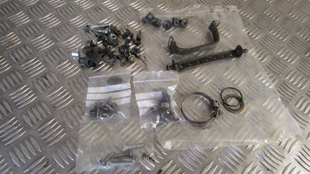 Kawasaki Ninja ZZ-R 1100 D ZX ZZR 1994 vis, ,various fixings screws