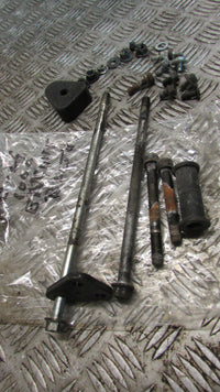 Kawasaki GTR 1000 ZGT00AA 2001 les boulons de moteur ,engine bolts case