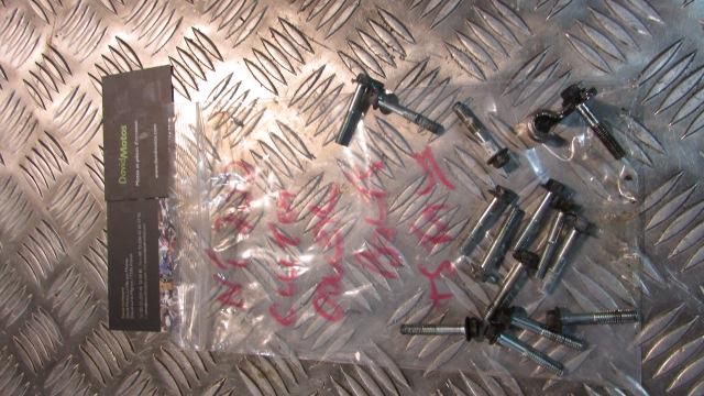 Honda NT V 650 DEAUVILLE RC47E 98>05 VIS Ecrou Goujon de fixation carter d'embra