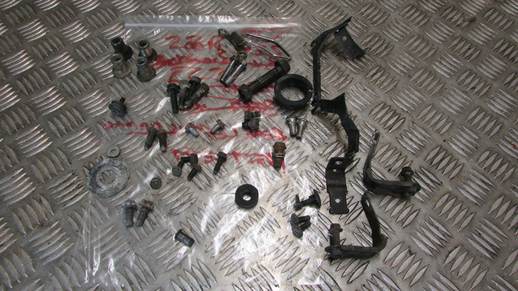 Kawasaki Ninja ZZ-R 1100 D ZX ZZR 1993 vis, ,various fixings screws