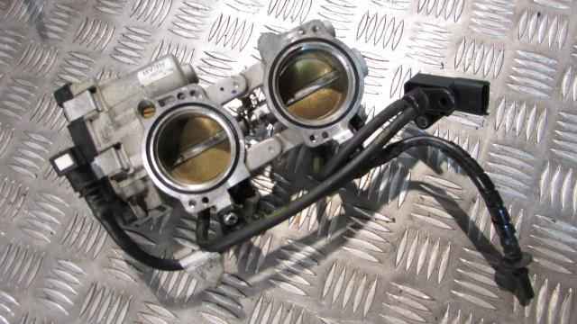 Aprilia Tuono V4 R ABS 2011 ,Rampe d injecteur injection carburateur carburation