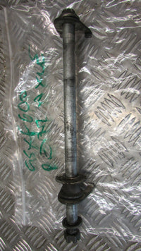 Suzuki GSX600F 1988 88/97 GN72A B Axe de rue arrier,,rear wheel axle, spindle,