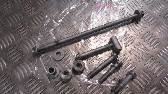 Aprilia Tuono V4 R ABS 2011 ,Vis Suport moteur,,engine mounts bolts nuts screws