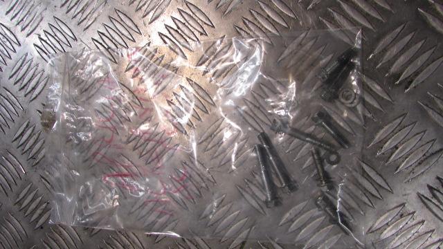 Aprilia Tuono V4 R ABS 2011 ,VIS Ecrou Goujon de fixation pour la carter de alte