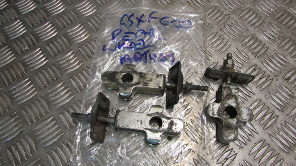 Suzuki GSX600F 1988 88/97 GN72A B réglage de la roue arrière, tendeur chaine ,re