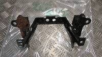 Suzuki GSX600F 1988 88/97 GN72A B fixation arriere de le reservoir d essense, avant de selle,fuel tank rear mounting, seat front fixing