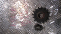 Aprilia Tuono V4 R ABS 2011 pignon avant et écrou de fixation,front sprocket and