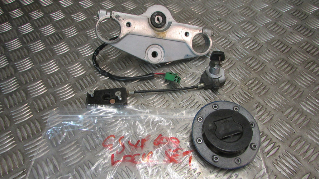 Suzuki GSX600F 1988 88/97 GN72A B kit serrure , un clef, avec bouchon de réservo