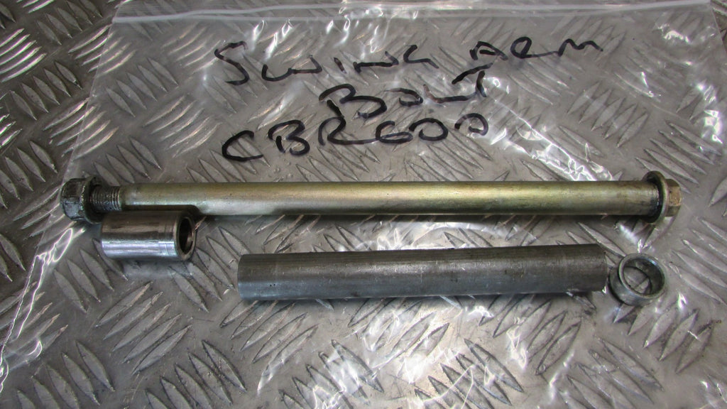 Honda CBR 600 PC25 91/95 Vis pour bras oscillant,,swing arm bolts,