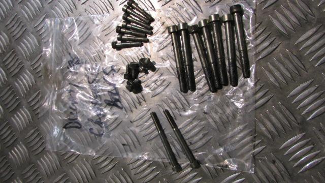 Ducati 696 Monster, boulons du carter moteur. Split crank case bolts.