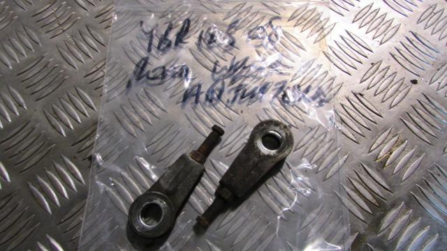 Yamaha YBR 125 2008, 2005>17 ,réglage de la roue arrière, ,rear wheel adjusters