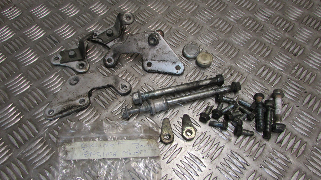 Suzuki GSX 1100 F GV72 C 88/94 Vis Suport moteur,,engine mounts bolts nuts screw