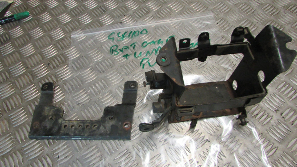 Suzuki GSX 1100 F GV72 C 88/94 support de batterie garniture, battery bracket ho