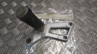 Suzuki GSX 1100 F GV72 C 88/94 repose pied et platine AR gauche,arriere, passage