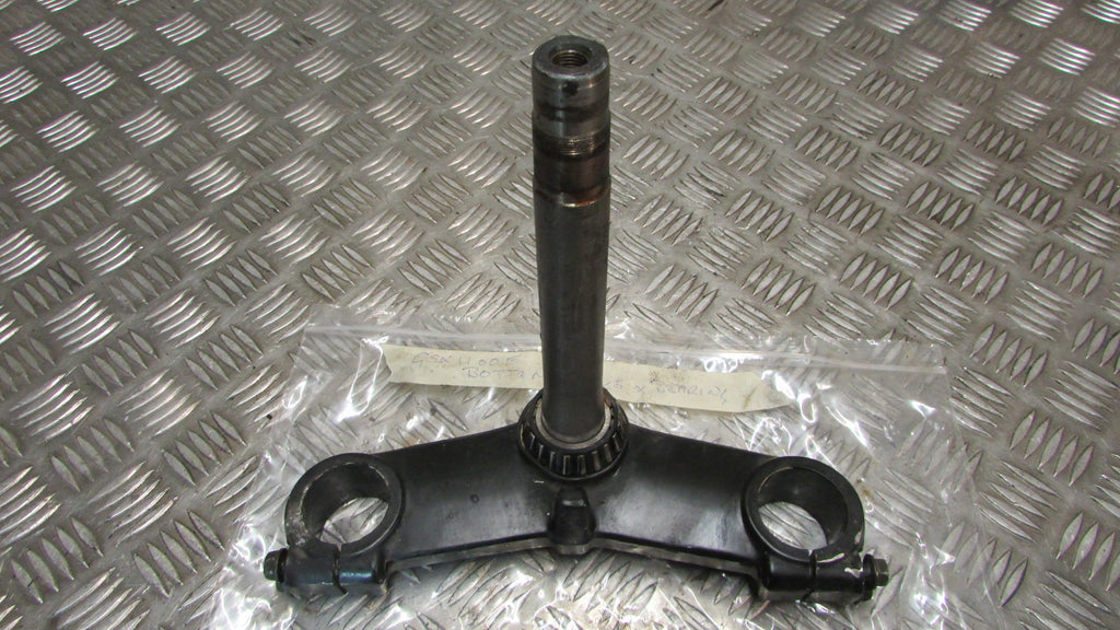 Suzuki GSX 1100 F GV72 C 88/94 T de Fourche inferior,BOTTOM YOKE CLAMP