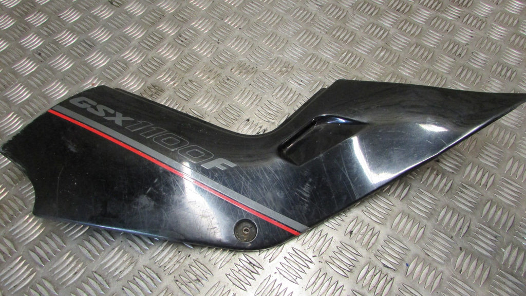 Suzuki GSX 1100 F GV72 C 88/94 carénage sous le siège, gauche arriere AR,, Fairi