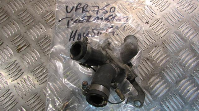 Honda VFR 750 FV RC36 1997, boîtier de thermostat,Thermostat housing, Kühlerschl