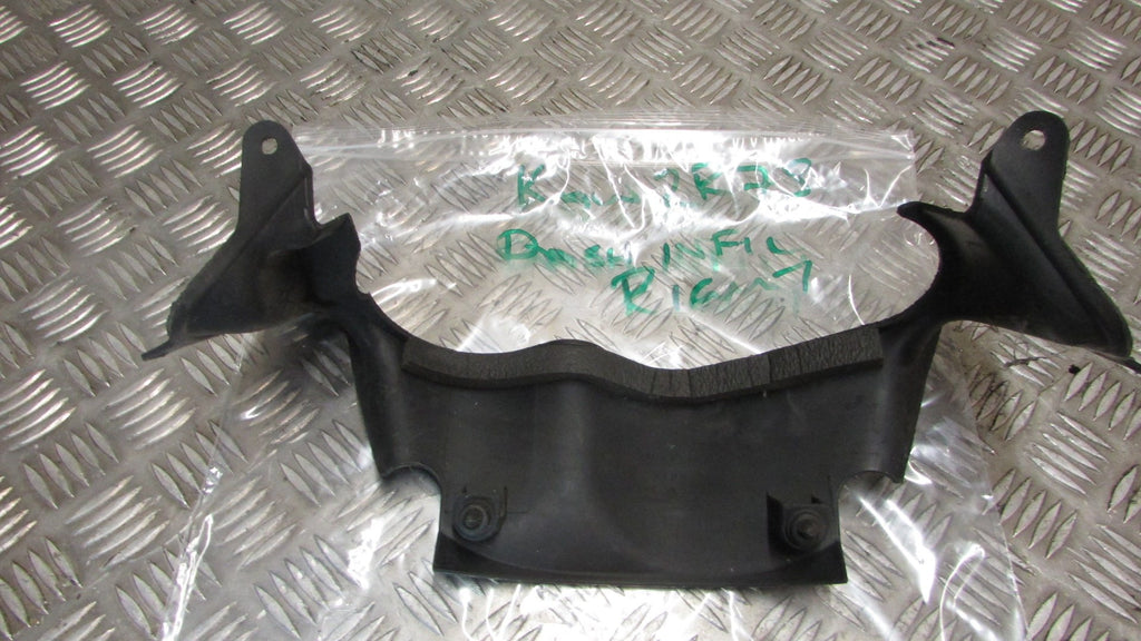 Kawasaki ZR7S 750 FH1A carénage autour de la compteur.,TRIM surround the speedo