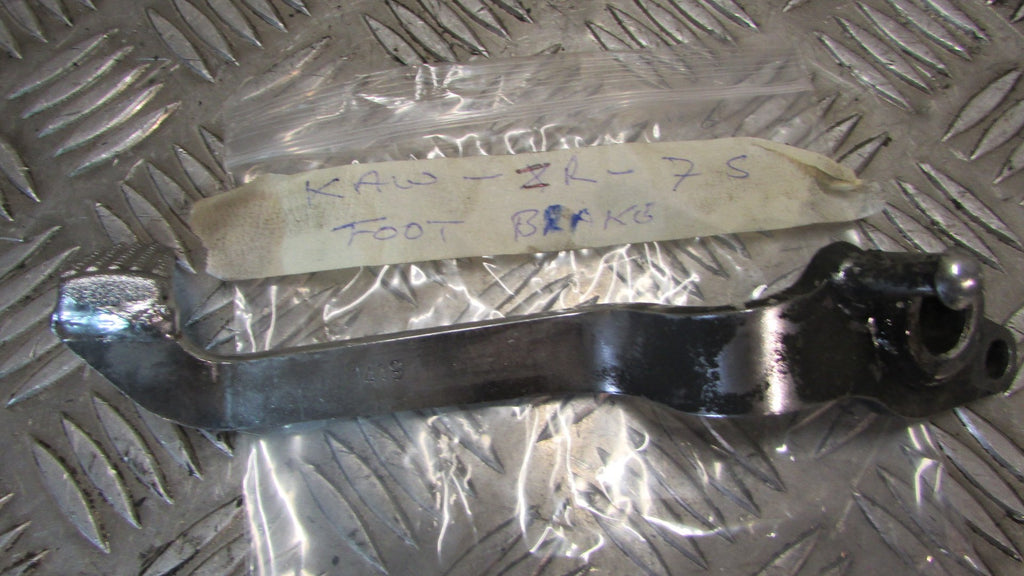 Kawasaki ZR7S 750 FH1A PEDALE FREIN AR , arrier, ,REAR BRAKE PEDAL,