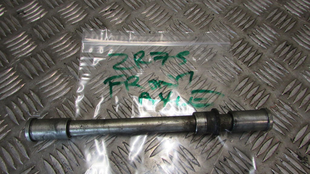 Kawasaki ZR7S 750 FH1A axe de la rue avant,, front axle spindle FRONT WHEEL AXLE