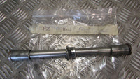 Kawasaki GPZ1100 ZX10E 95/98 axe de la rue avant,arbre, front axle spindle FRONT