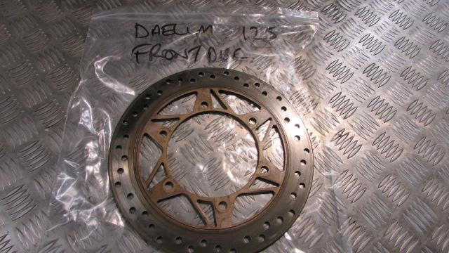 Daelim 125 Roadwin 2005 disque de frein avant AV , front disc ,,