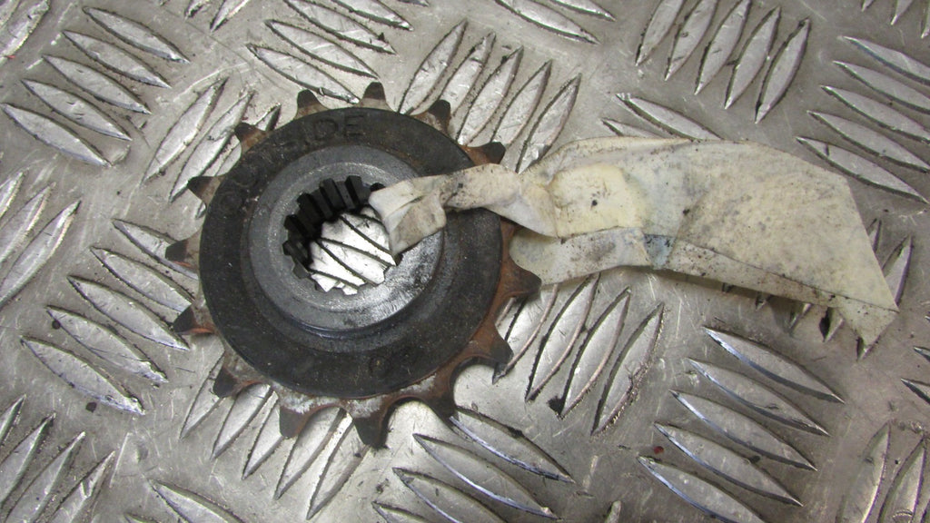 Kawasaki Z 750 ZR750 J 2004/2006 pignon avant ,front sprocket