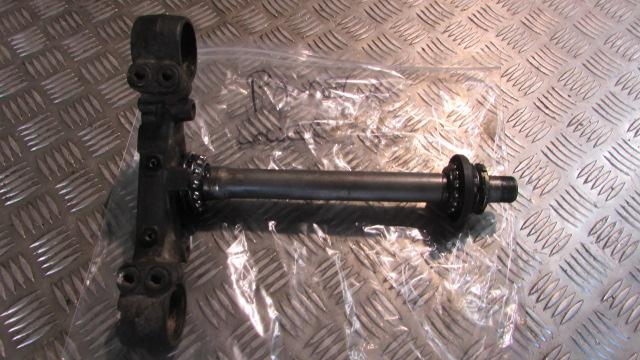 Pan European ST1100 T de Fourche inferior,BOTTOM YOKE CLAMP,,