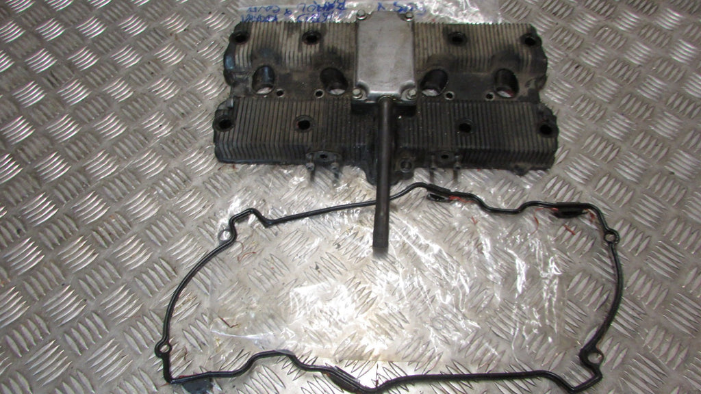 Suzuki GSX750F GR78A 1993 88/97 Culasse Rocker arbre couverture . ,Cylinder head