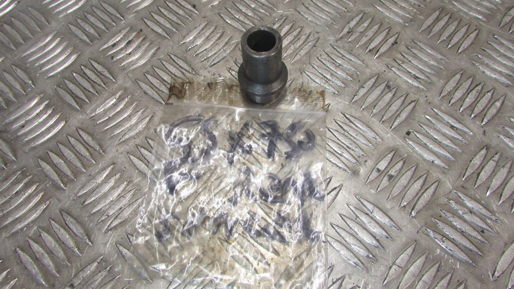 Suzuki GSX750F GR78A 1993 88/97 entretoises de roue arrier AR,rear wheel spacers