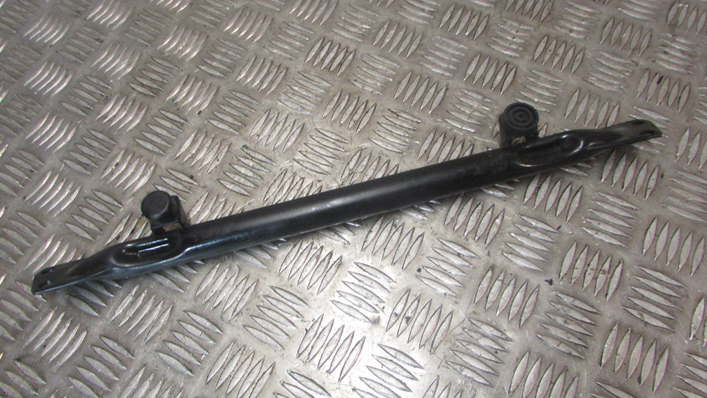 Suzuki GSX750F GR78A 1993 88/97 Fixation moteur haut cadre,Top engine bracket fr