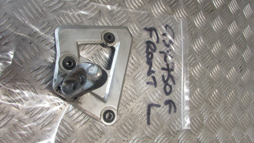 Suzuki GSX750F GR78A 1993 88/97 Platine et repose pied AV avant gauch,,FOOT REST