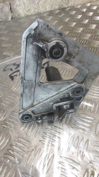 Suzuki GSX750F GR78A 1993 88/97 Platine et repose pied AV avant gauch,,FOOT REST