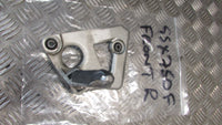 Suzuki GSX750F GR78A 1993 88/97 Platine et repose pied droite avant droit pilot,