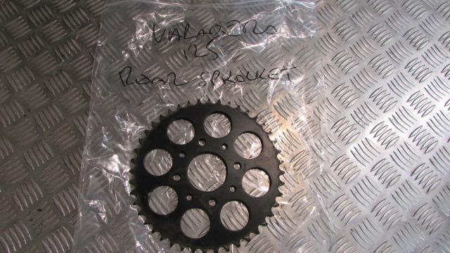 Honda Varadero XL 125 (05) JC32,,PIGNON AR , REAR SPROCKET
