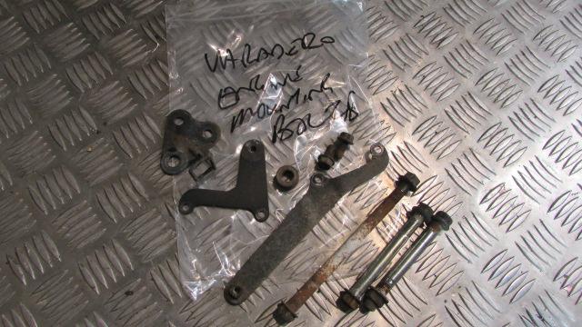 Honda Varadero XL 125 (05) JC32,,Vis Suport moteur,,engine mounts bolts nuts scr