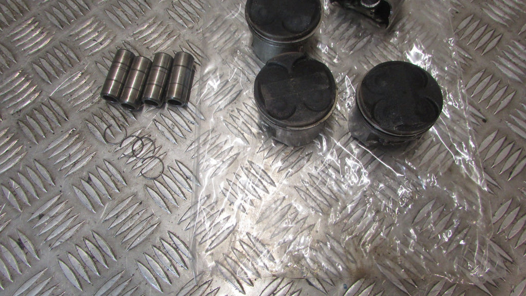 Suzuki Bandit 600 GSF jeu de pistons ,set of pistons