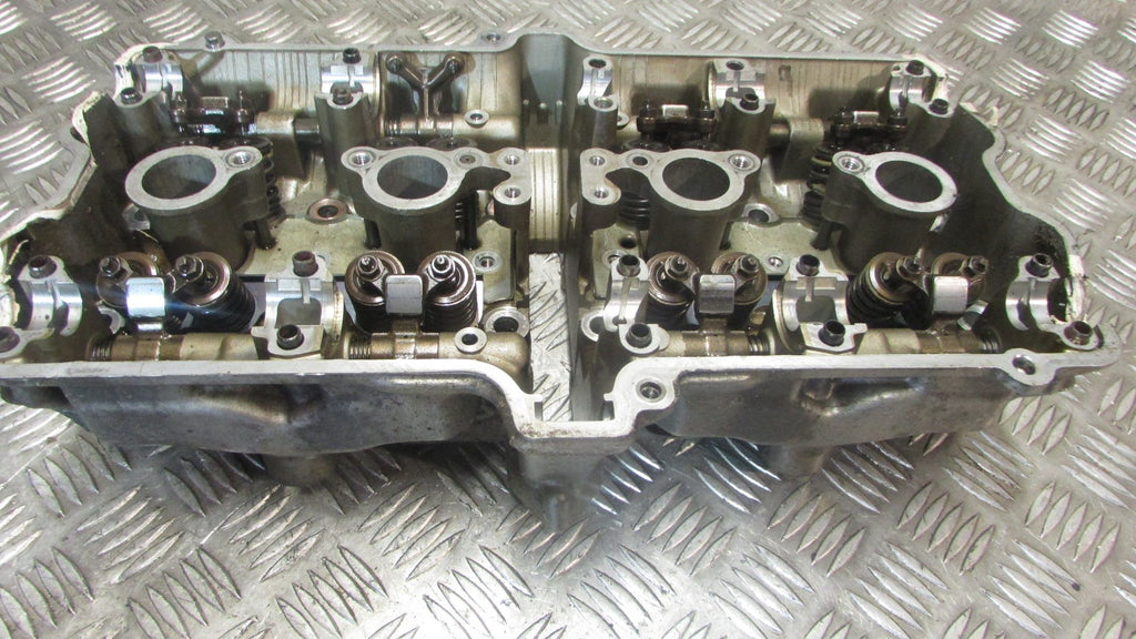 Suzuki Bandit 600 GSF culasse moteur. ,cylinder head