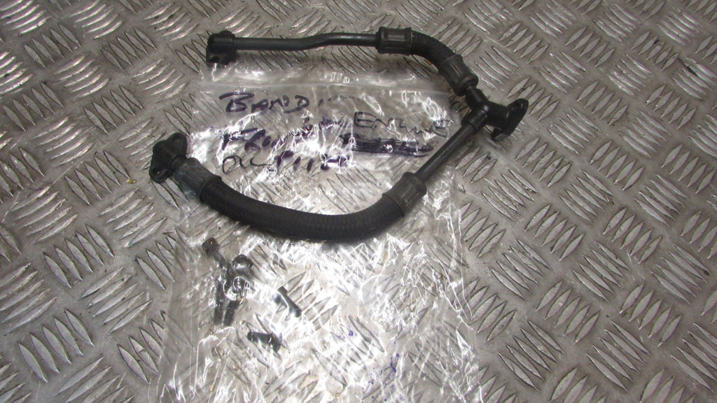 Suzuki Bandit 600 GSF Tuyaux d'huile entre les cylindres du moteur, Oil pipes be