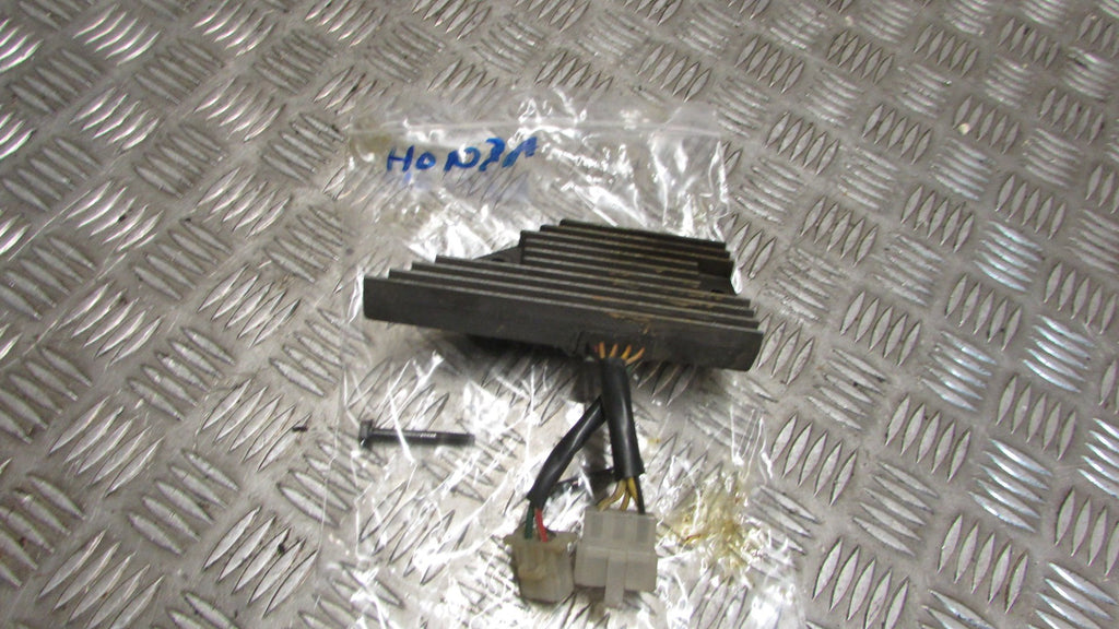 Honda CBX 650e RC13 Nighthawk Regulateur,RECTIFIER regulator, OEM