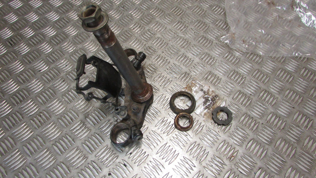 Honda CBX 650e RC13 Nighthawk T de Fourche inferior,BOTTOM YOKE CLAMP