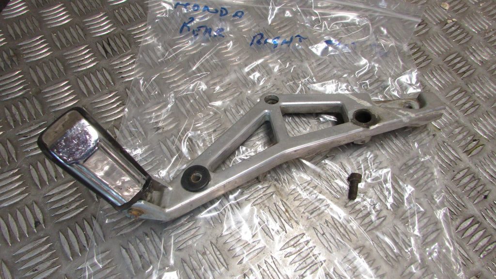Honda CBX 650e RC13 Nighthawk Platine pour repose pied droit,,FOOT REST HANGER r