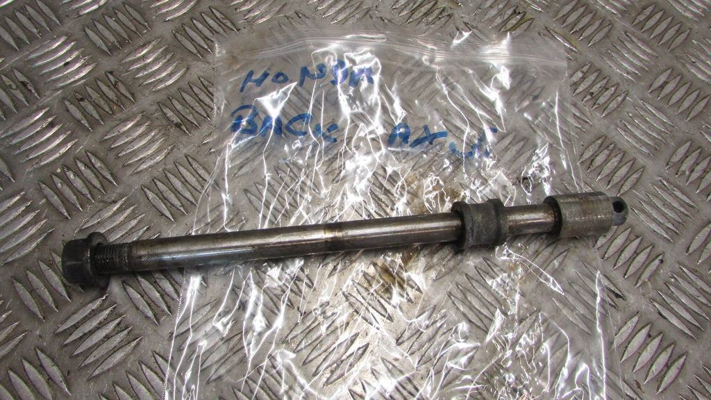Honda CBX 650e RC13 Nighthawk Axe de rue arrier,,rear wheel axle, spindle,