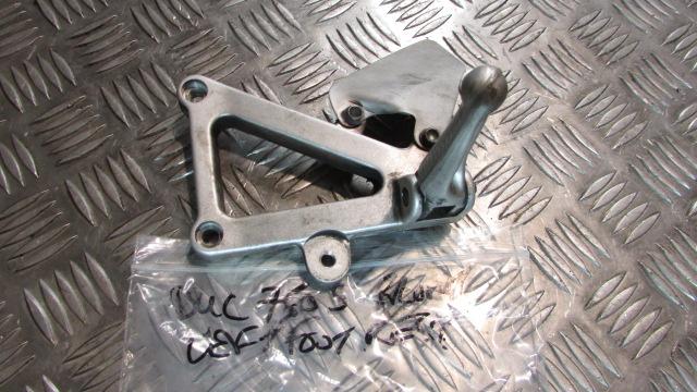 Ducati 750 SS ie 99>03 900 SS,repose pied AV GAUCHE,, foot rest front left ,, Fu
